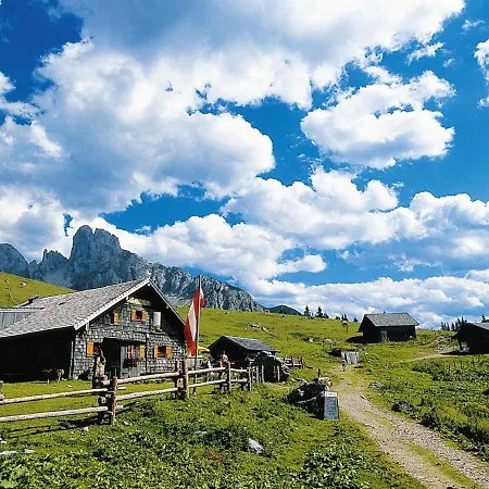 Spacious Holiday For Large Families In The Centre * Neukirchen am Großvenediger